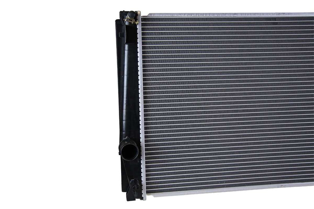 AutoShack Radiator Replacement for 2006 2007 2008 2009 2010 2011 2012 2013 2014 2015 2016 2017 2018  RAV4 2.4L 2.5L 3.5L V6 4WD AWD FWD RK1161